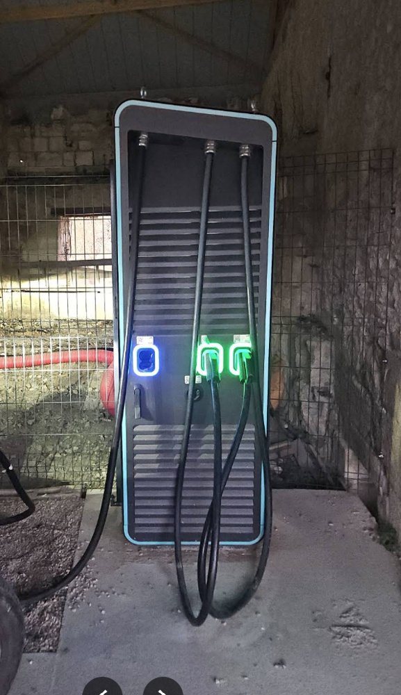 Borne Borne unique &mdash; Alpitronic Hypercharger 300-4
